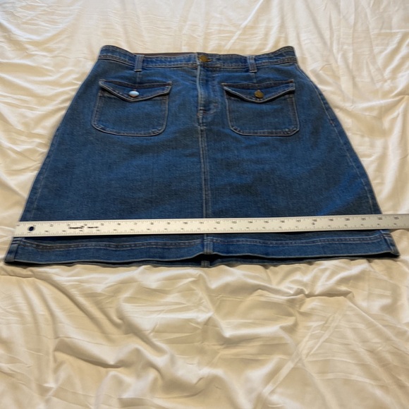 Draper James Denim Skirt Sz 12 Blue A-Line Front Pocket Classic Preppy - Picture 10 of 11